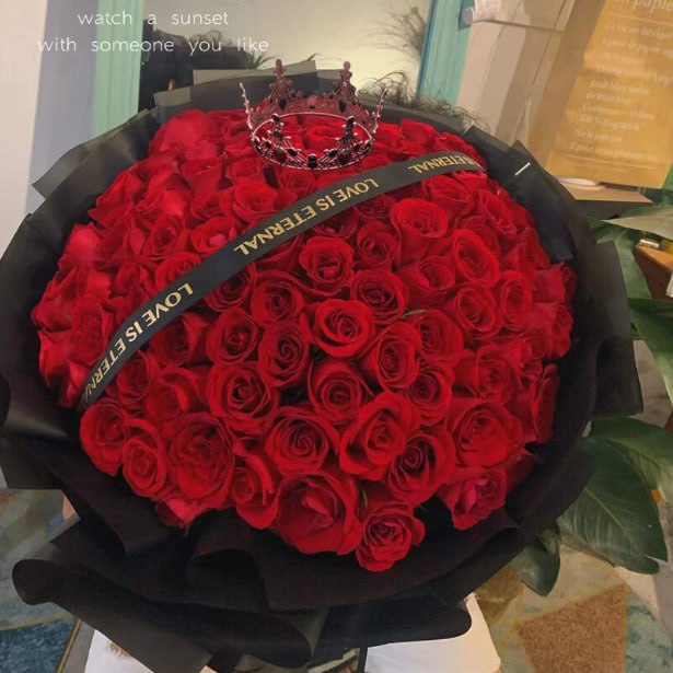 Eterfield 99 roses for your favorite princess, love will last forever Life together(Red Roses)