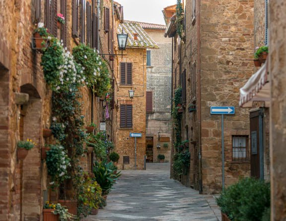 Tuscany, Italy - the perfect combination of countryside and art