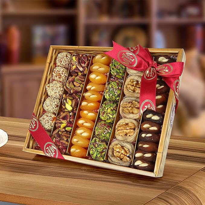 Premium Natural Dried Fruits and Nuts Basket Gourmet Snack Arrangement For Gift and You (800 gr/28.2 oz)