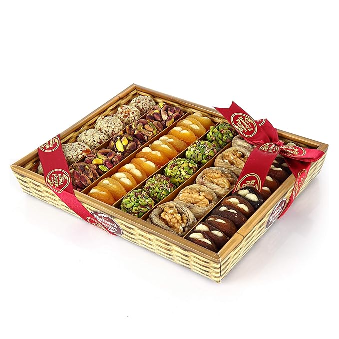 Premium Natural Dried Fruits and Nuts Basket Gourmet Snack Arrangement For Gift and You (800 gr/28.2 oz)