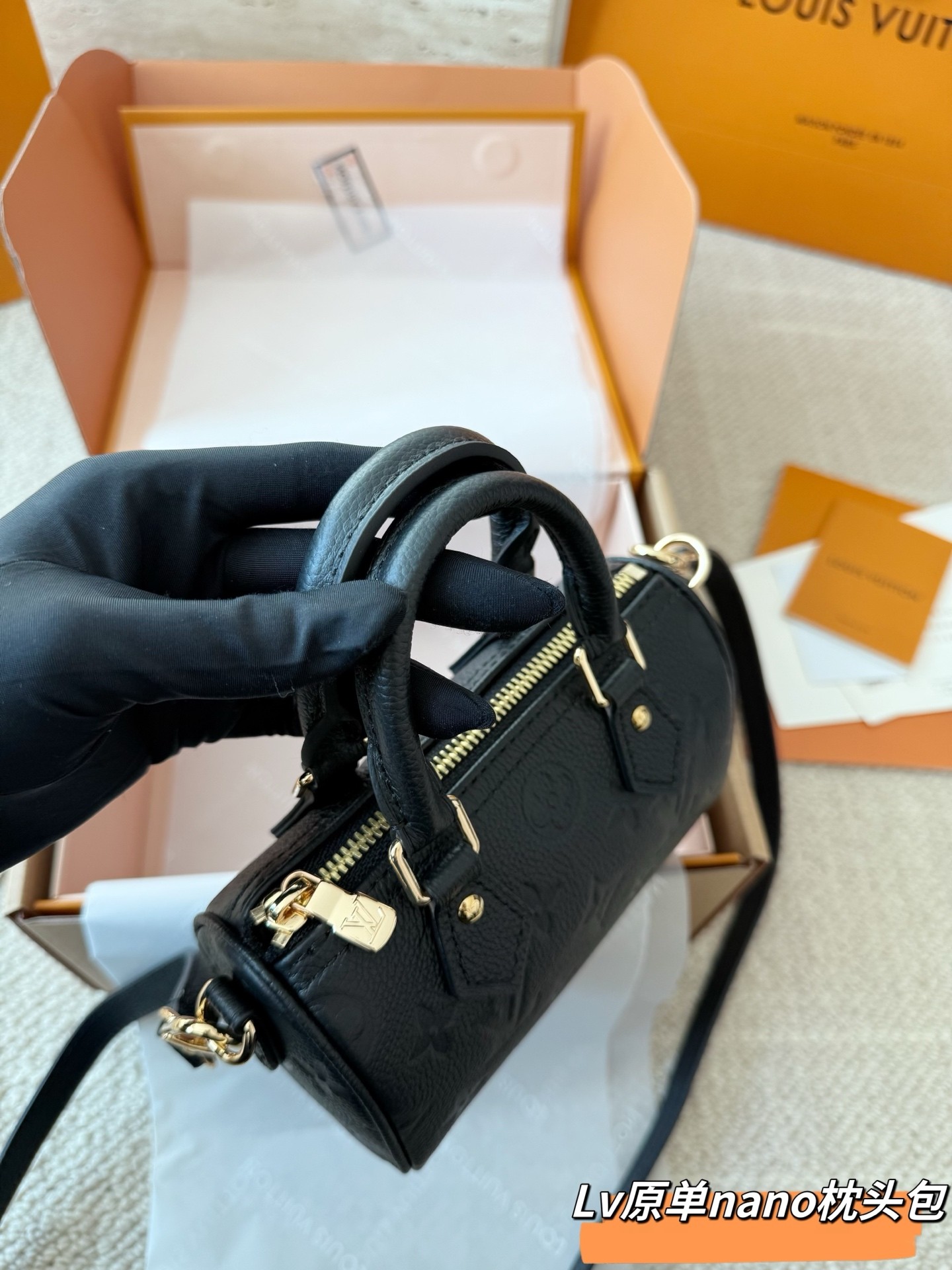 (Louis Vuitton)  Nano Speedy