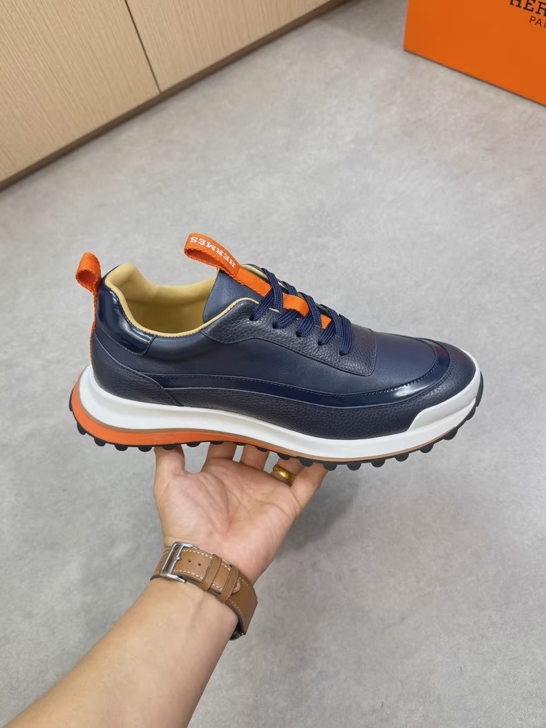 (Hermès) Bouncing sneakers.