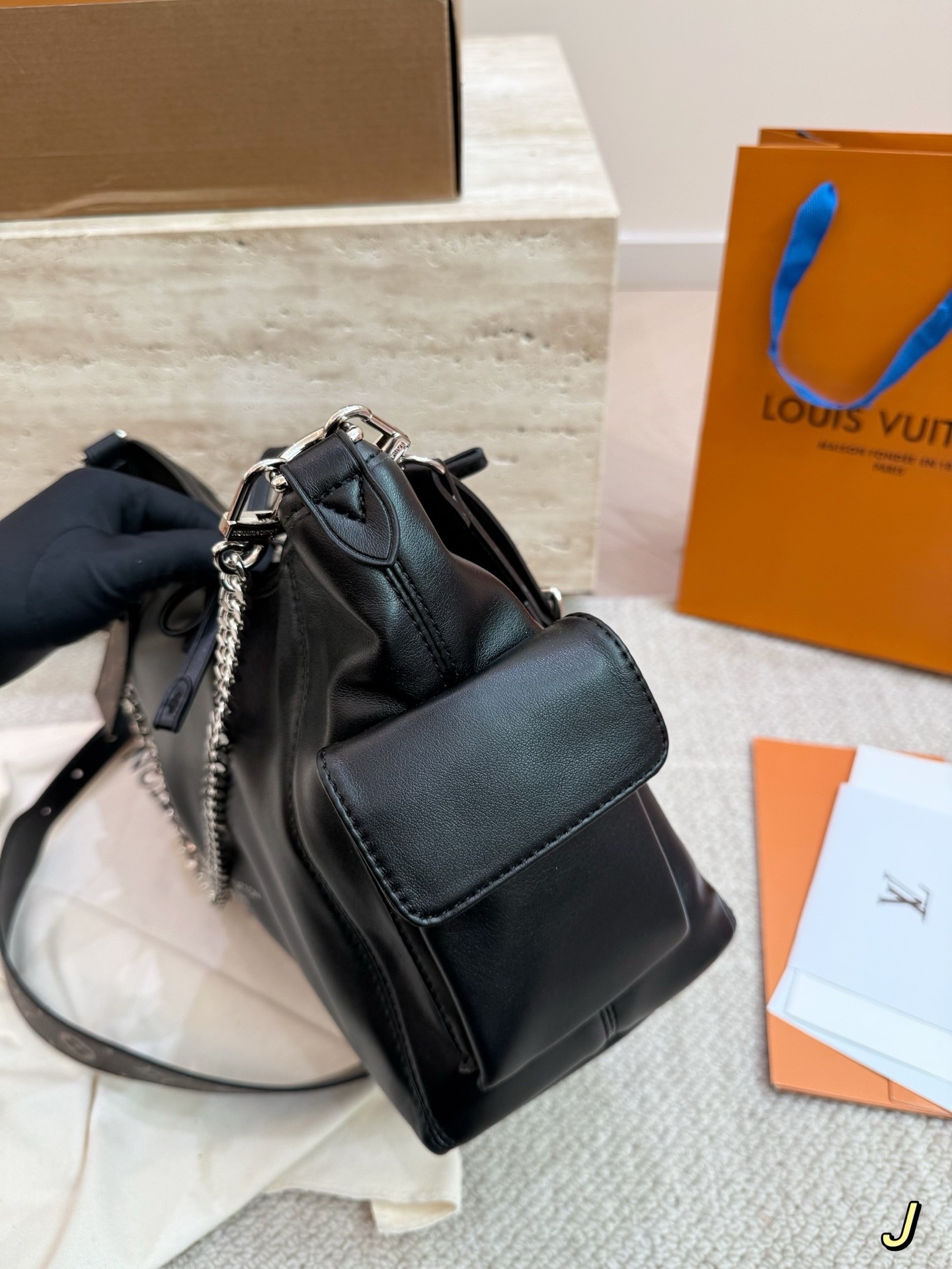 （Louis Vuitton） CarryAll Cargo Vibe PM