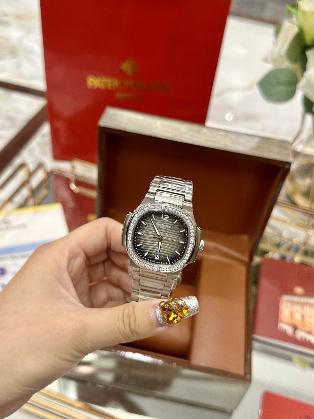 Patek Philippe Nautilus Ladies Automatic Watch