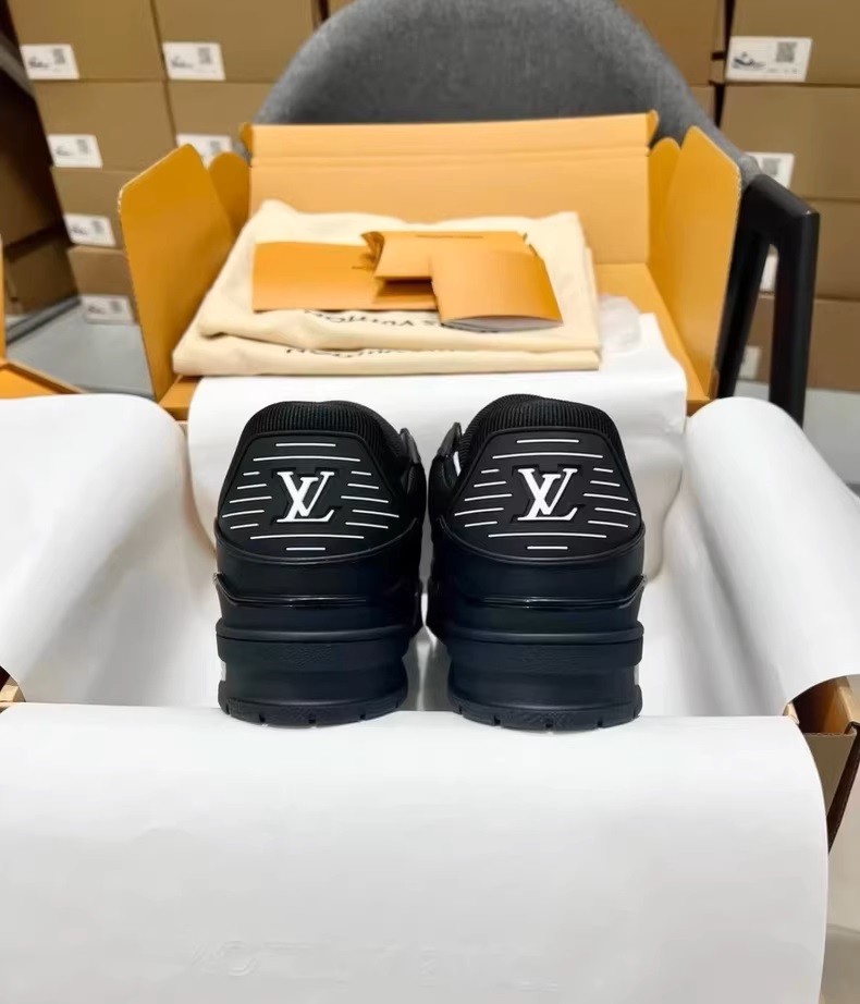 (Louis Vuitton) LV Trainer sneakers.