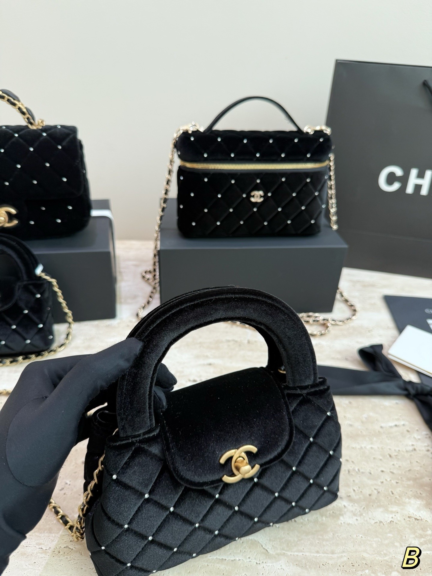 （Chanel）Mini sac en velours