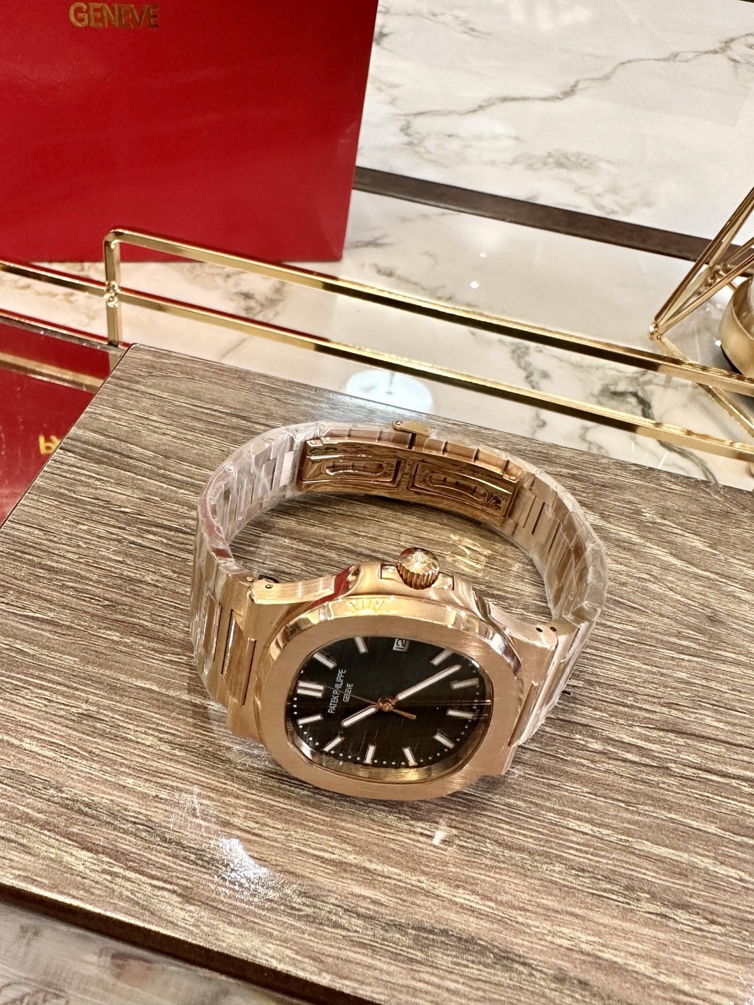 Patek Philippe Nautilus 5711/1R-001 Rose Gold Watch