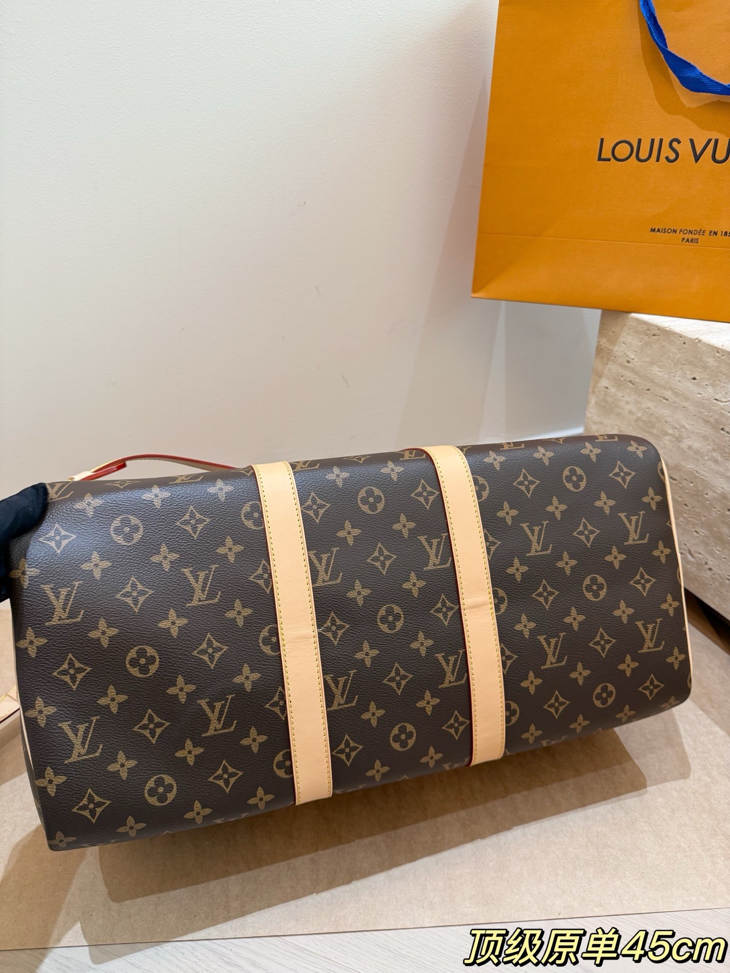 Louis Vuitton Keepall Bandoulière Travel Bag