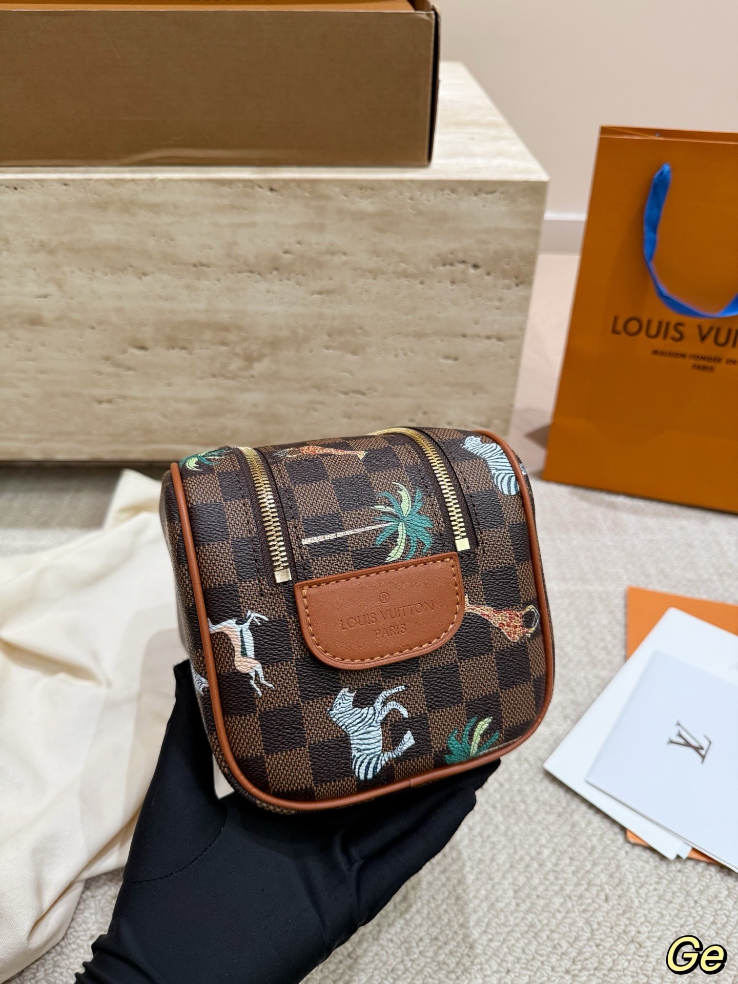 （Louis Vuitton） LV x The Darjeeling Limited Dopp Kit