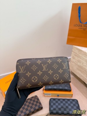 (Louis Vuitton) Zippy