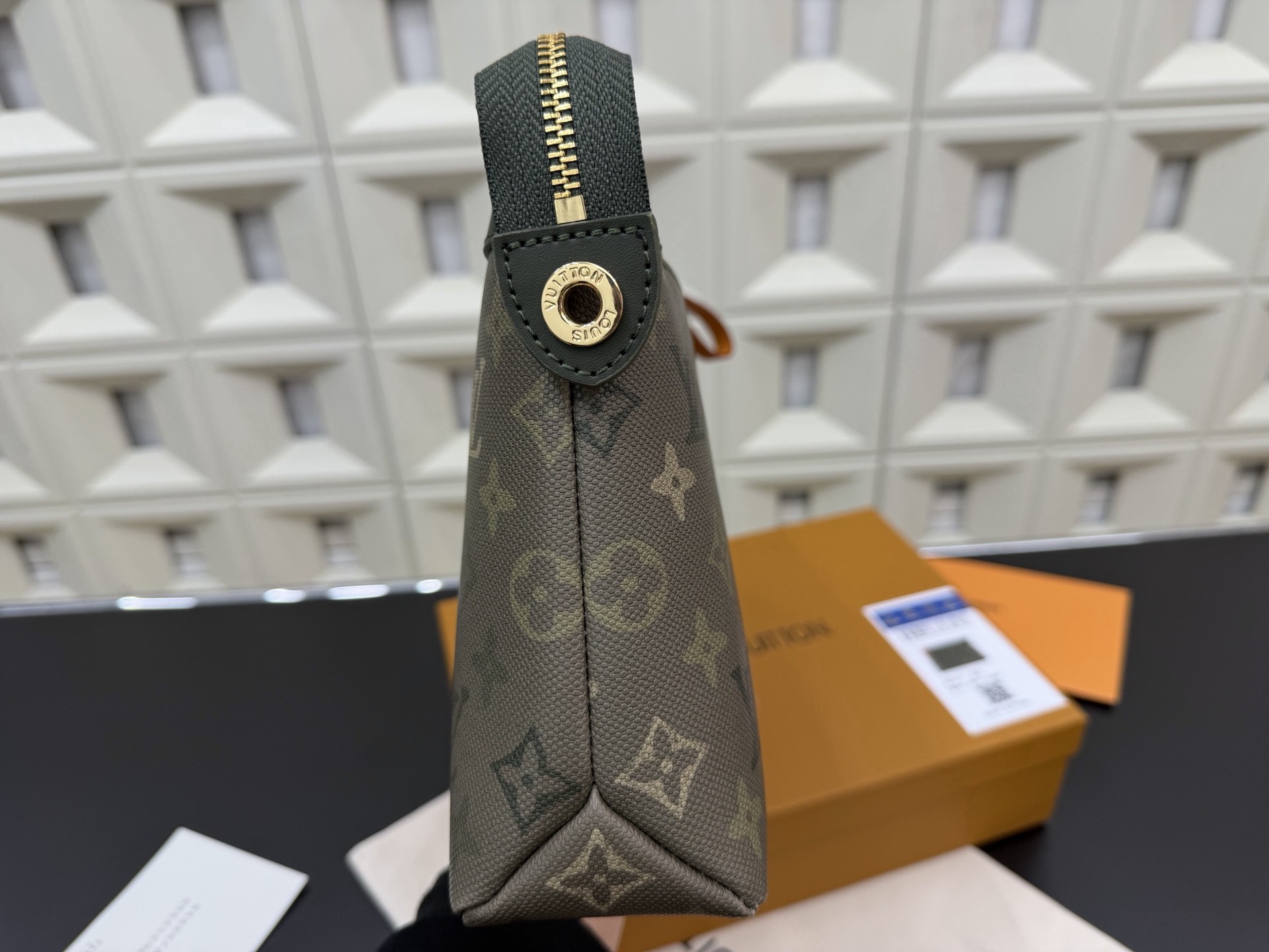 (Louis Vuitton) Clutch