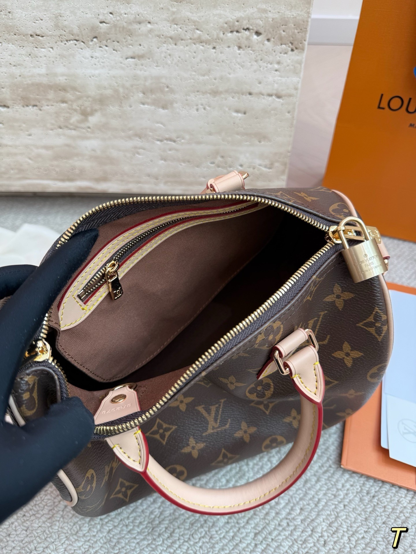 （Louis Vuitton）Monogram Speedy Bandoulière