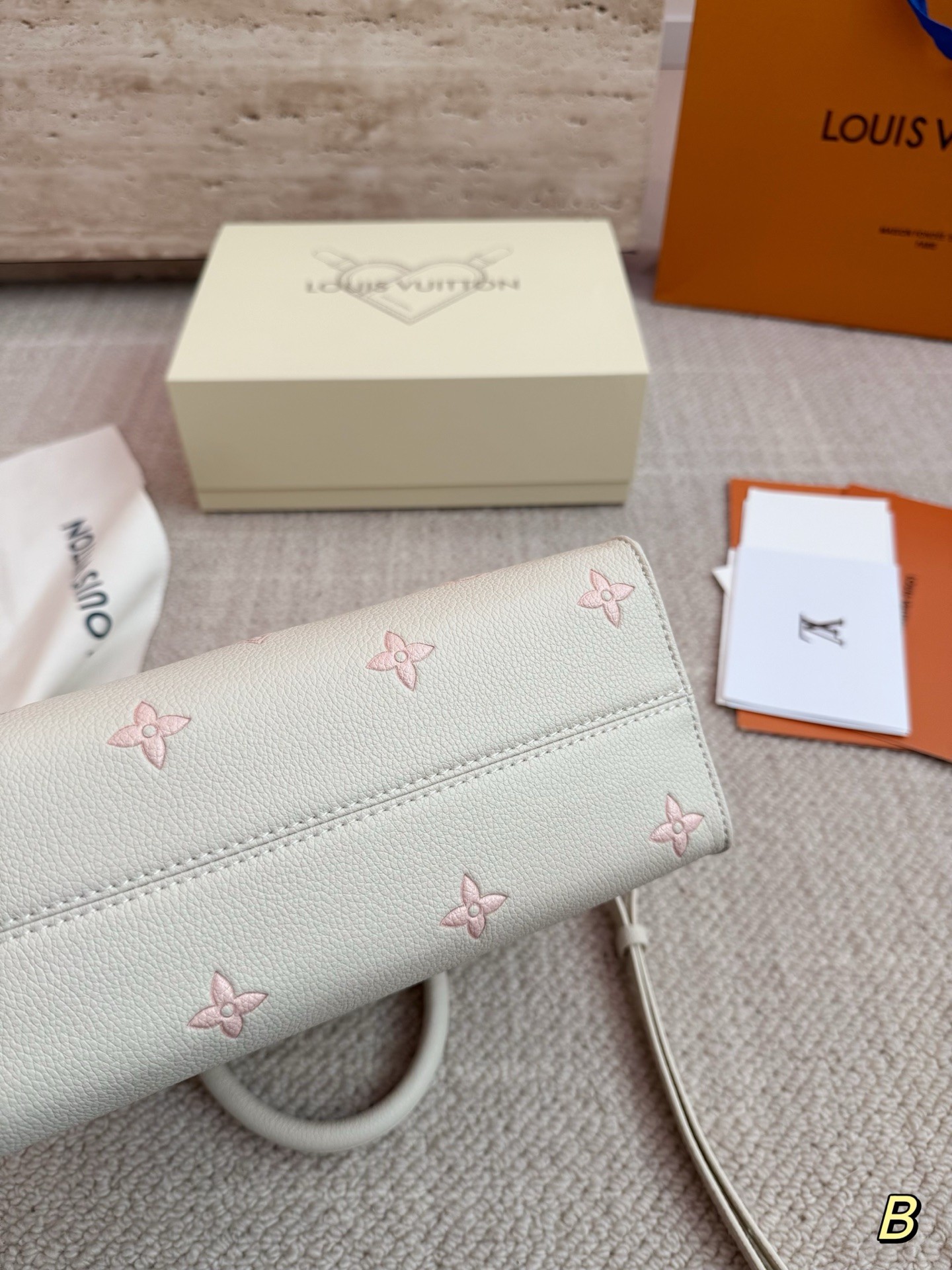 (Louis Vuitton) OnTheGo PM