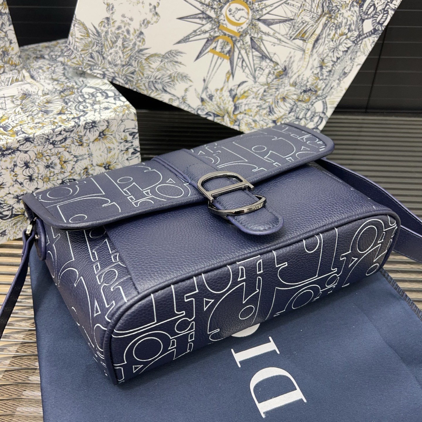 Sac messager à rabat Dior Daily