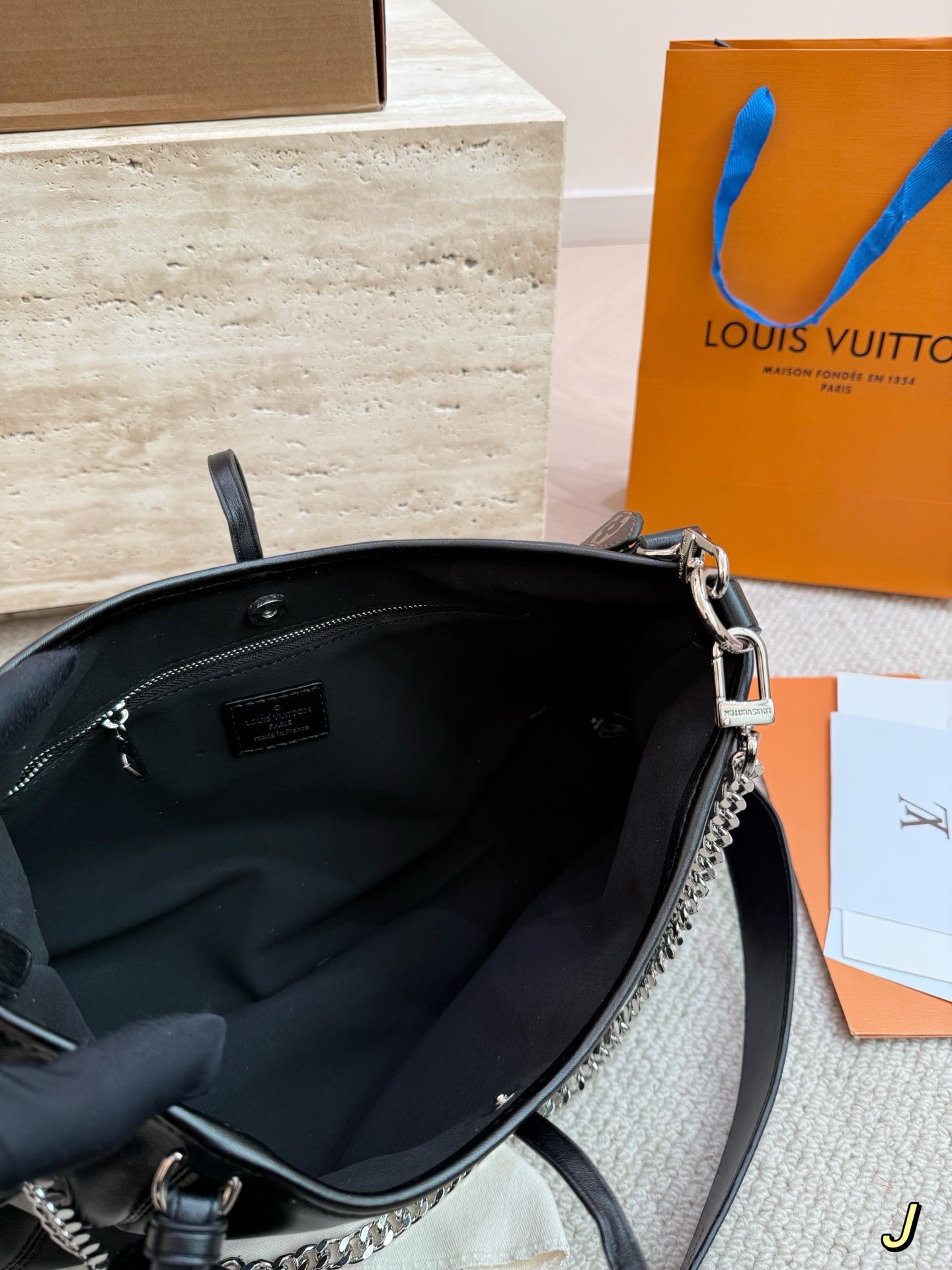 （Louis Vuitton） CarryAll Cargo Vibe PM