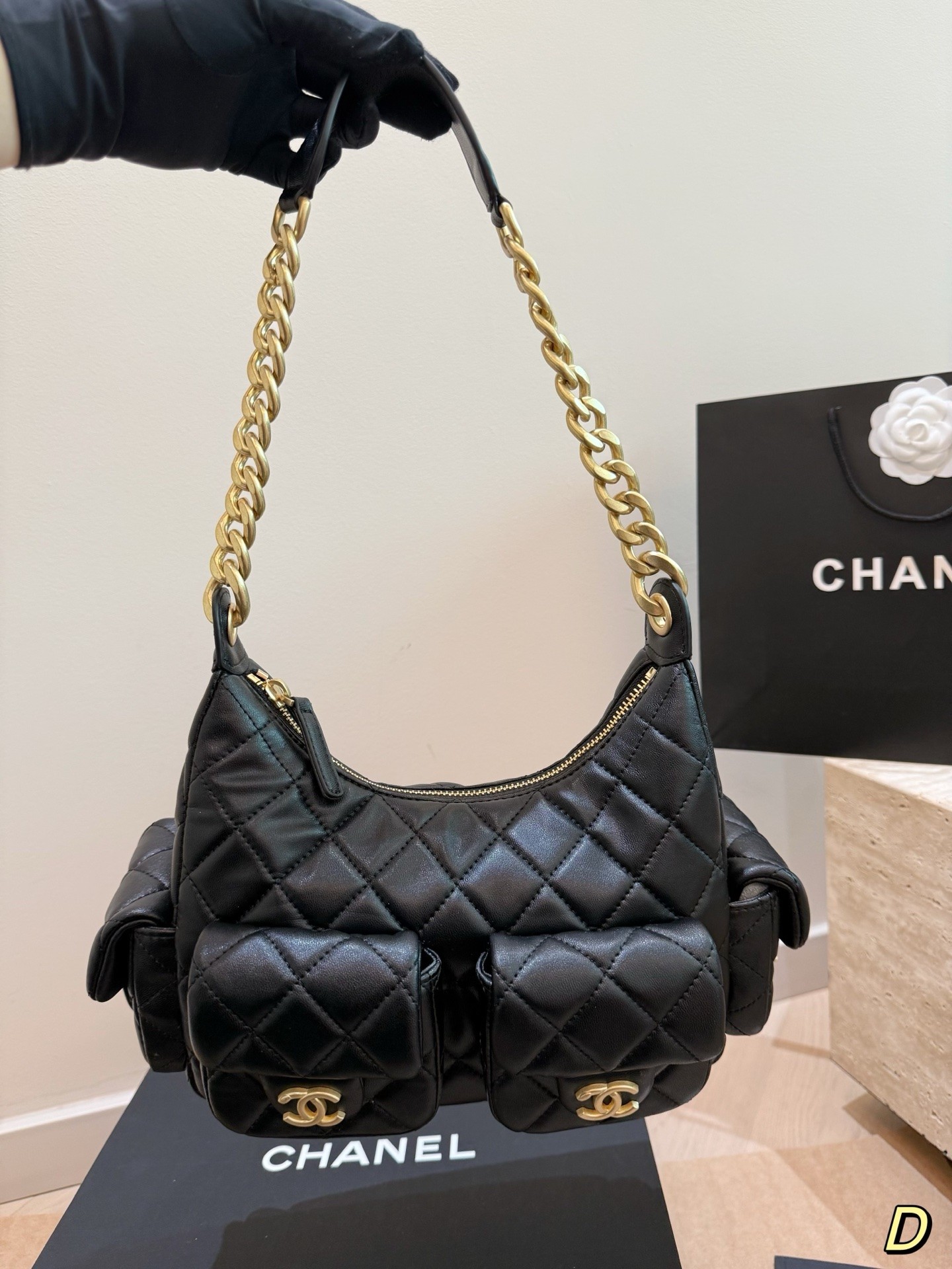 (Chanel) 25C Hobo Hippie Bag.