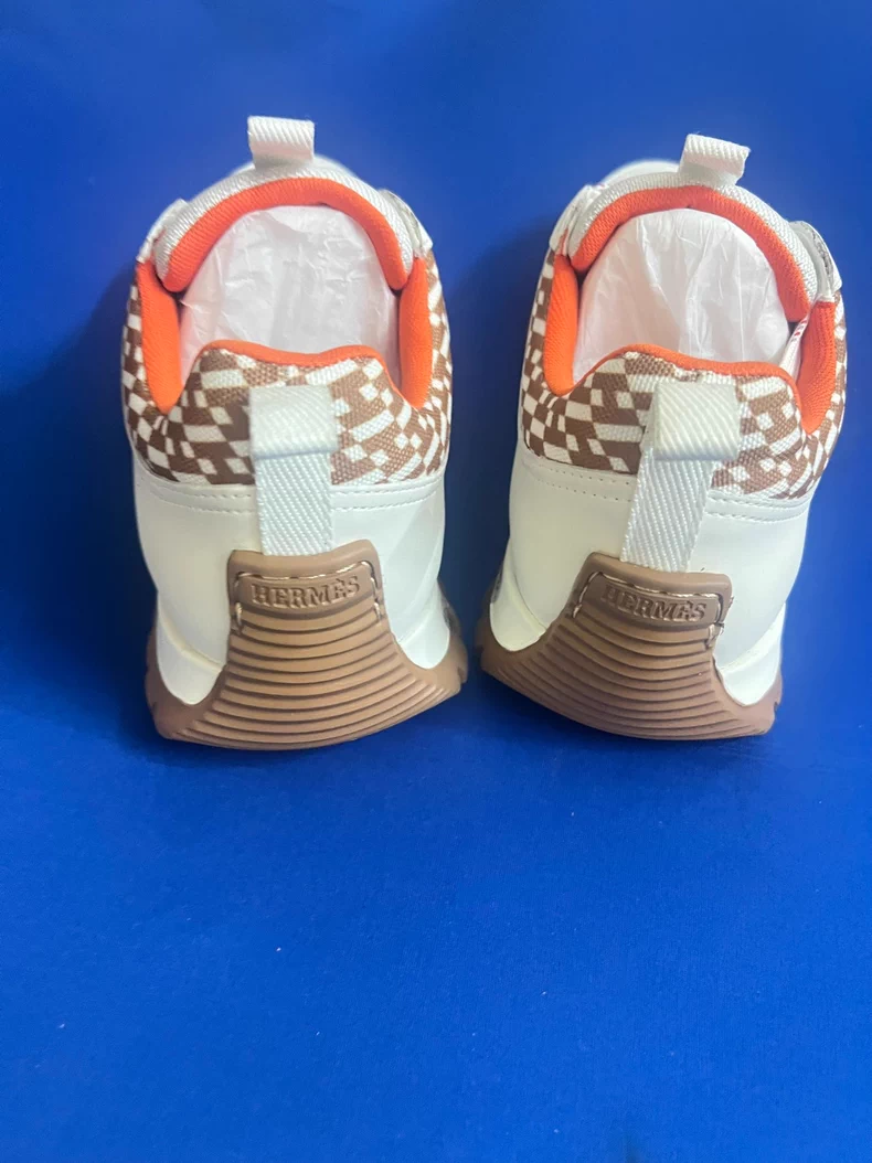 (Hermès) Boomerang Series Sneakers