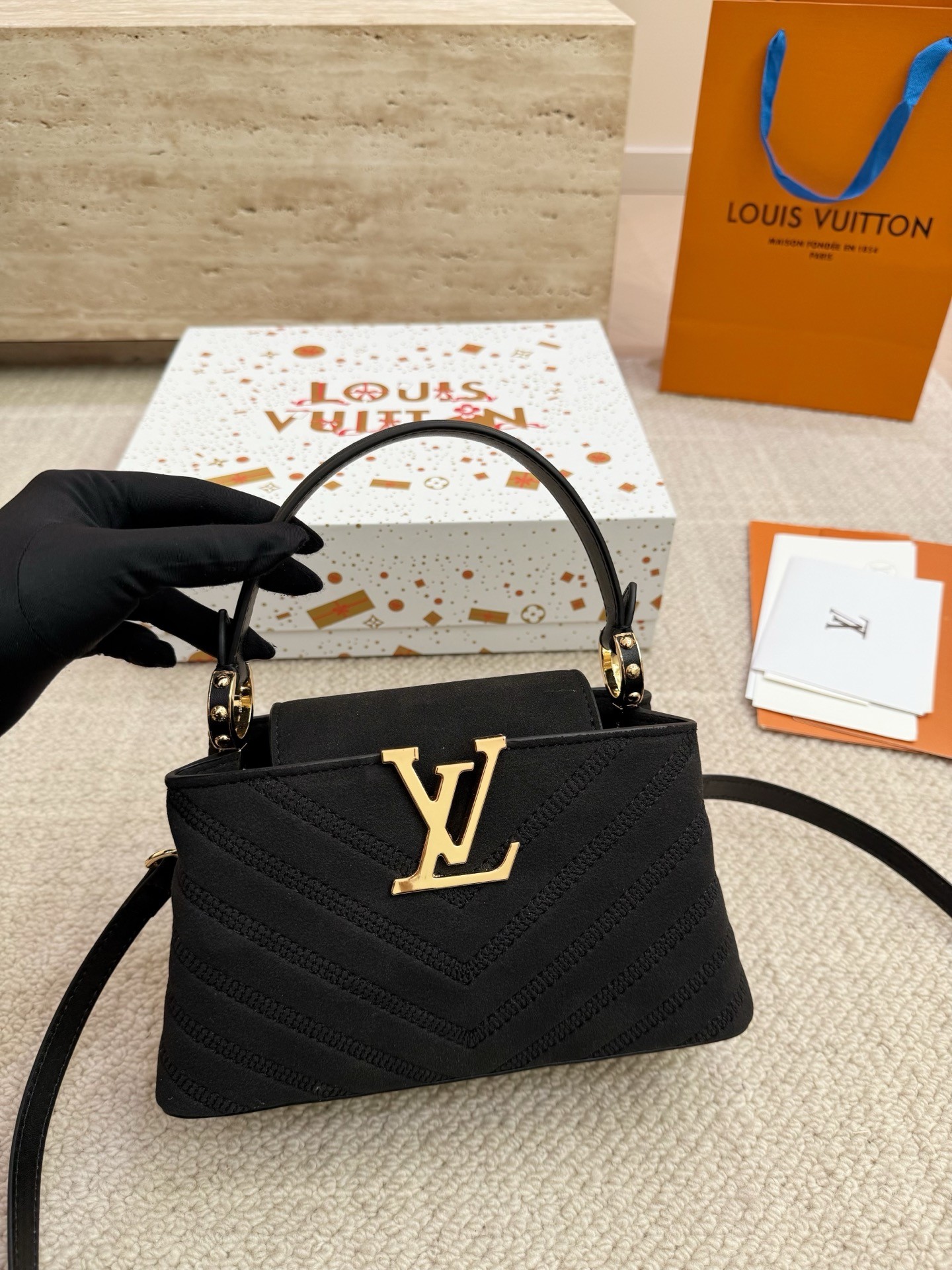 （Louis Vuitton）Capucines