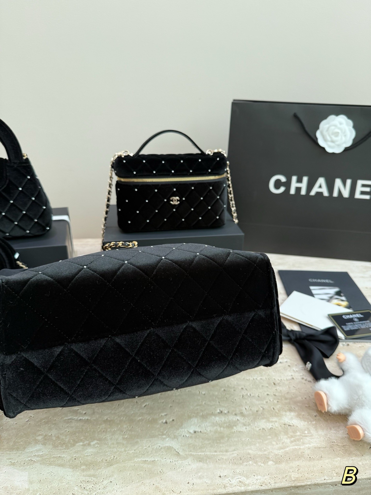 Sac seau en velours à cordon Chanel
