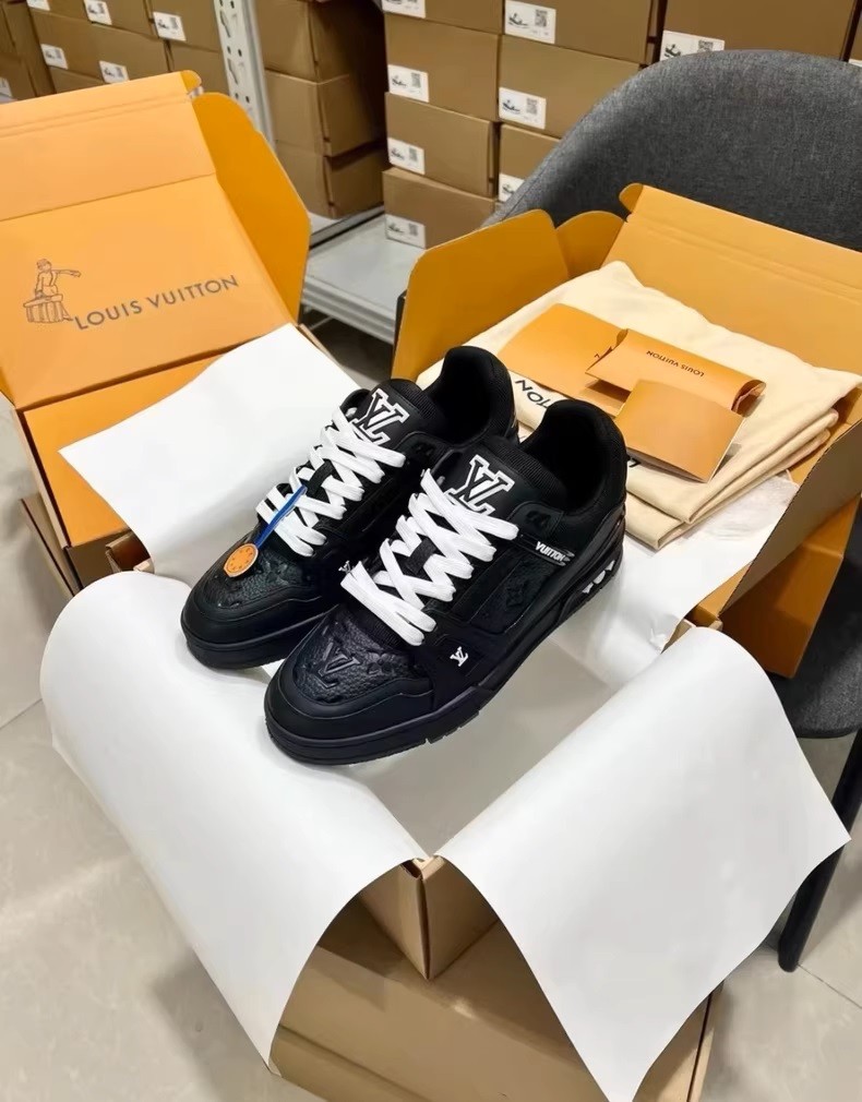 (Louis Vuitton) LV Trainer sneakers.