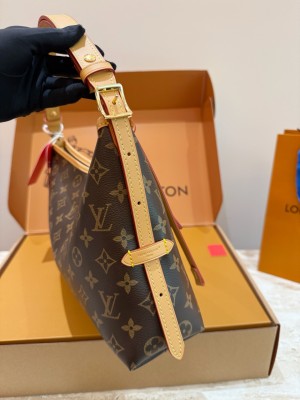 （Louis Vuitton） CarryAll East West