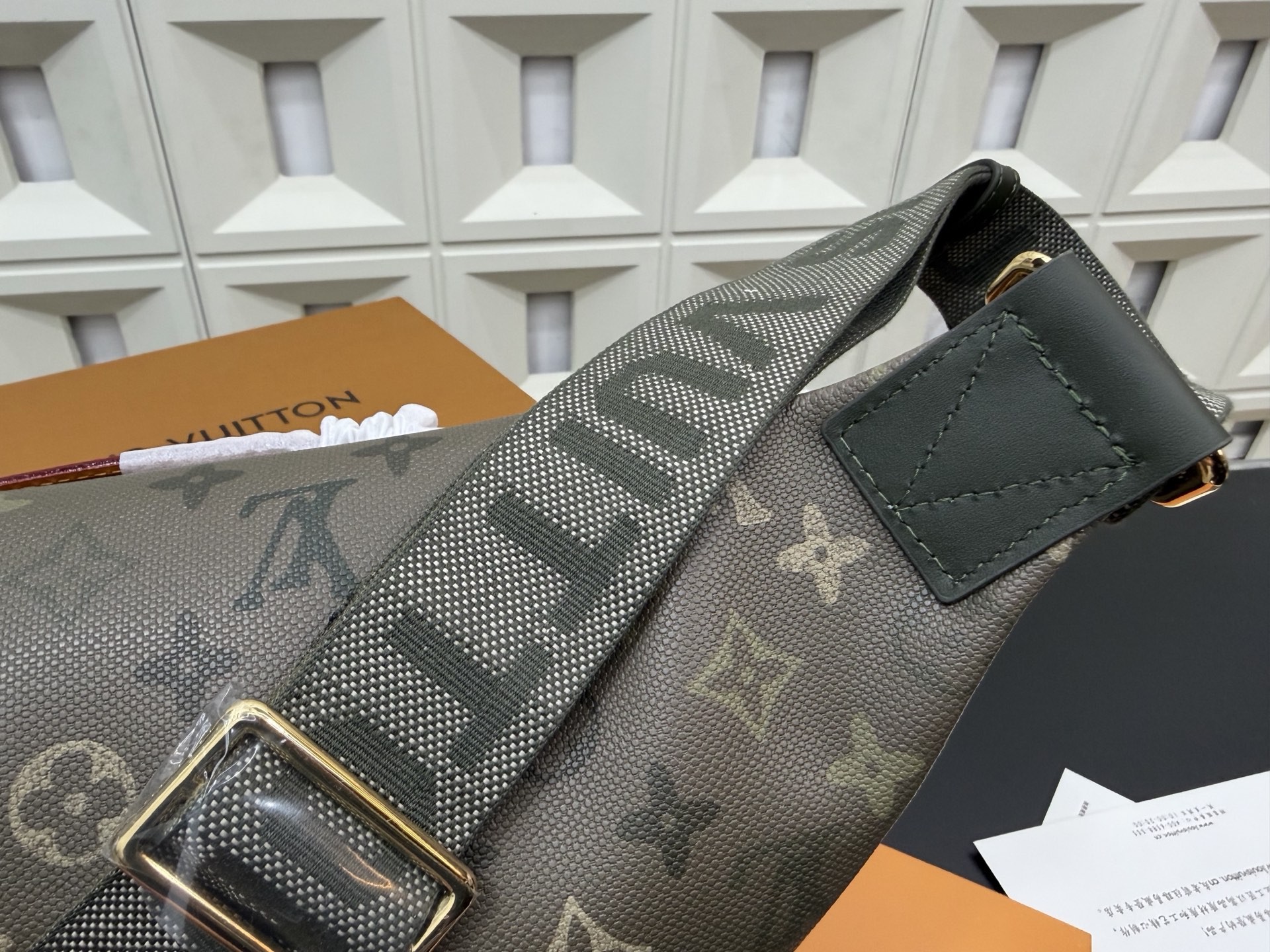 Sac banane Louis Vuitton