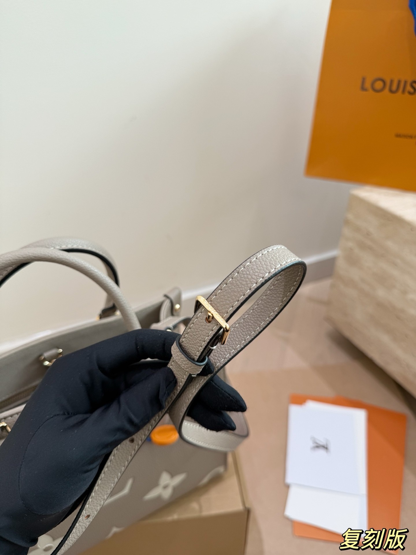 （Louis Vuitton）Onthego PM