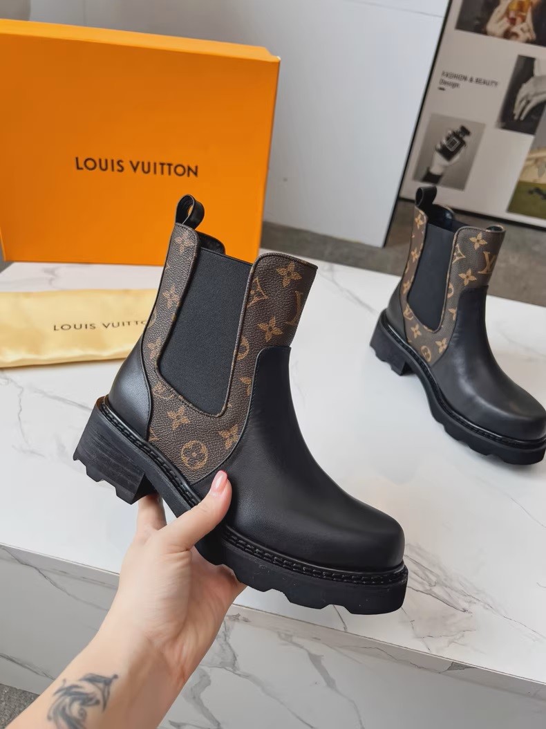 (Louis Vuitton) Poplar Ankle Boots.