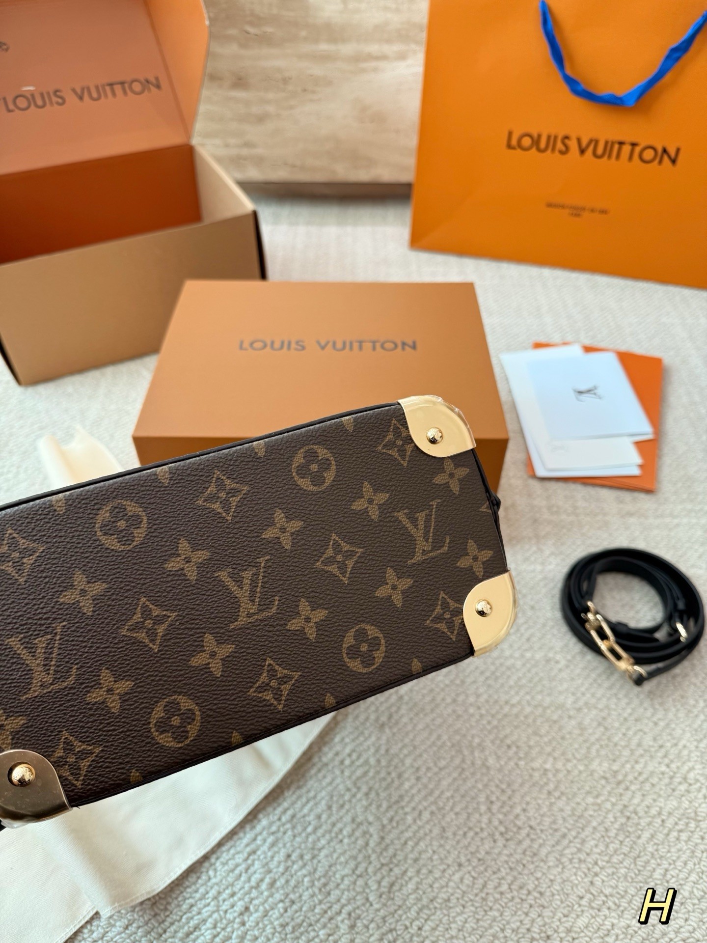 （Louis Vuitton） Alma Trunk BB