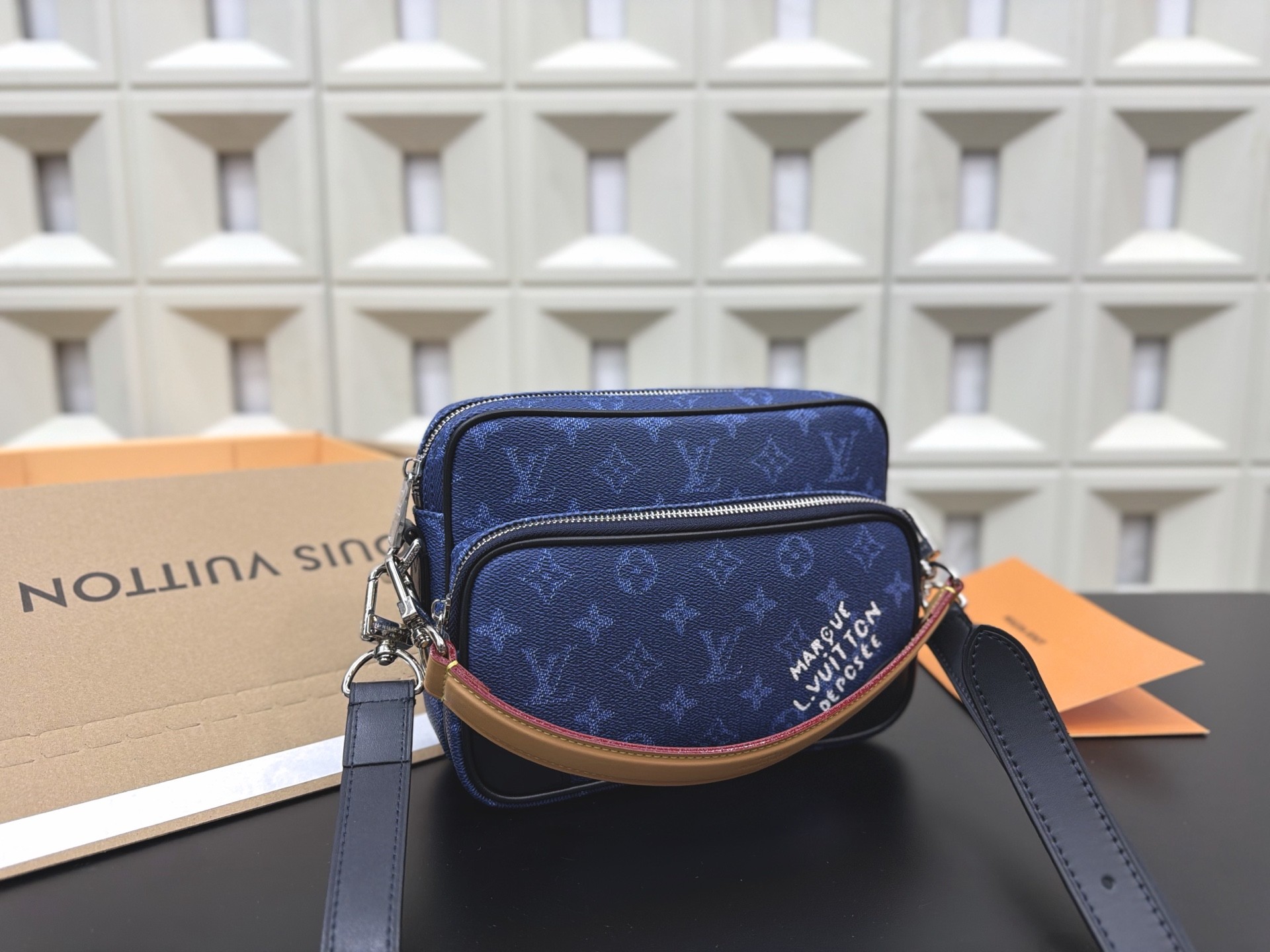 （Louis Vuitton） Nil shoulder bag