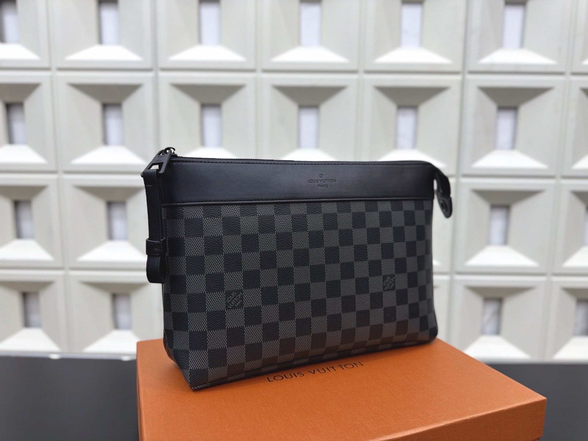 （Louis Vuitton）Pochette Voyage