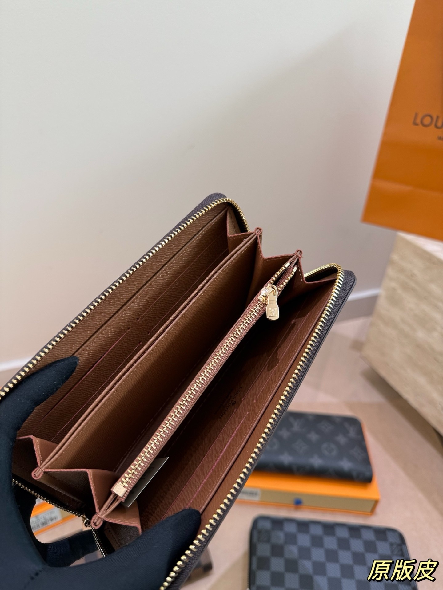 (Louis Vuitton) Zippy