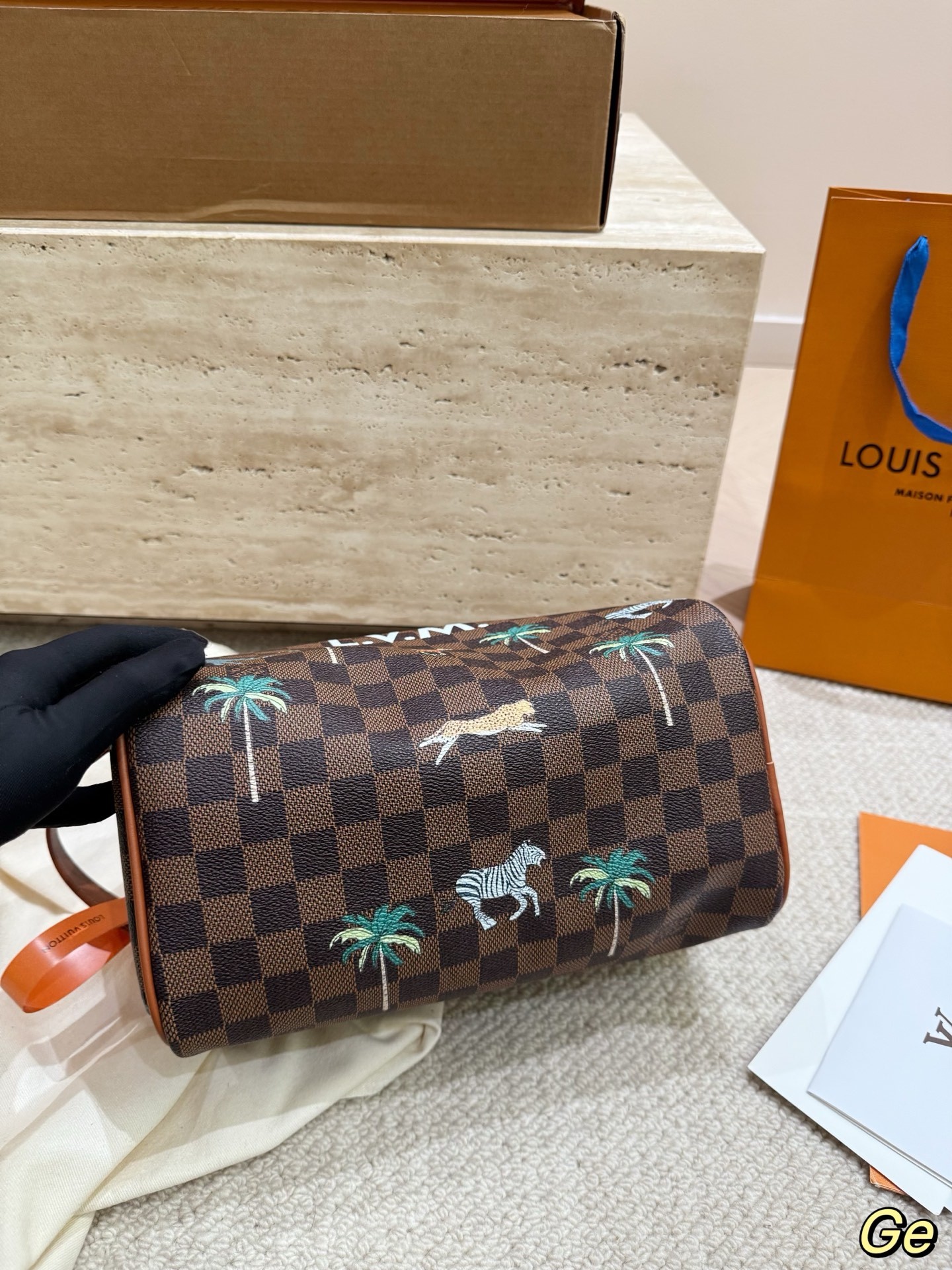 （Louis Vuitton） LV x The Darjeeling Limited Dopp Kit
