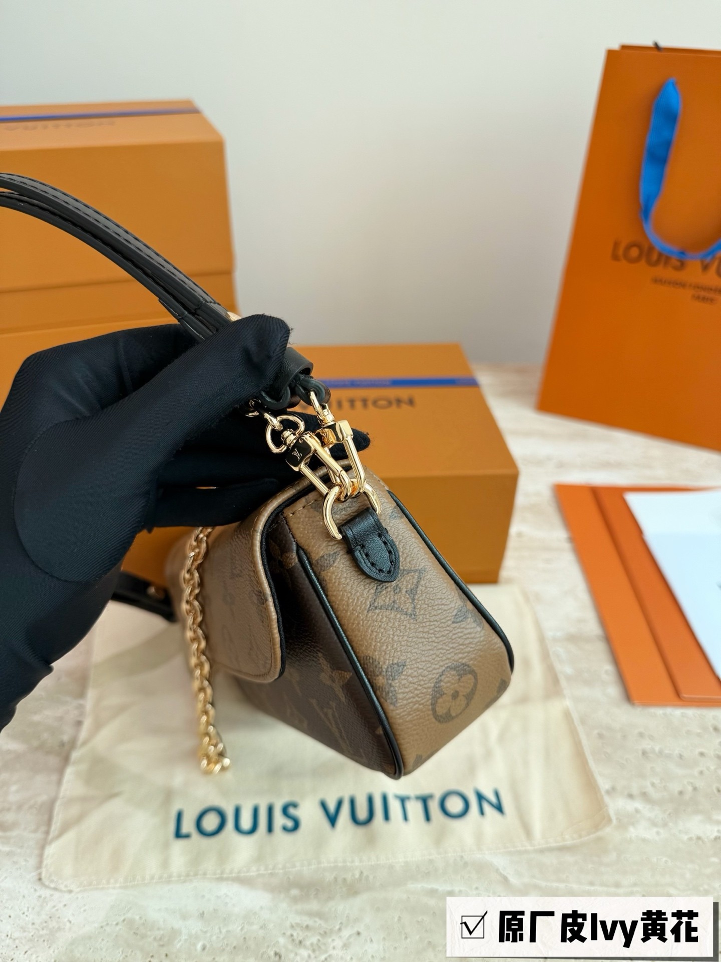 （Louis Vuitton） Wallet on Chain Ivy