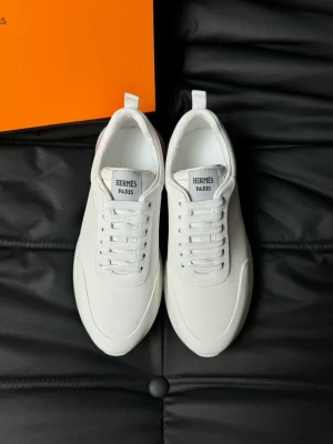 (Hermès) Bouncing sneakers