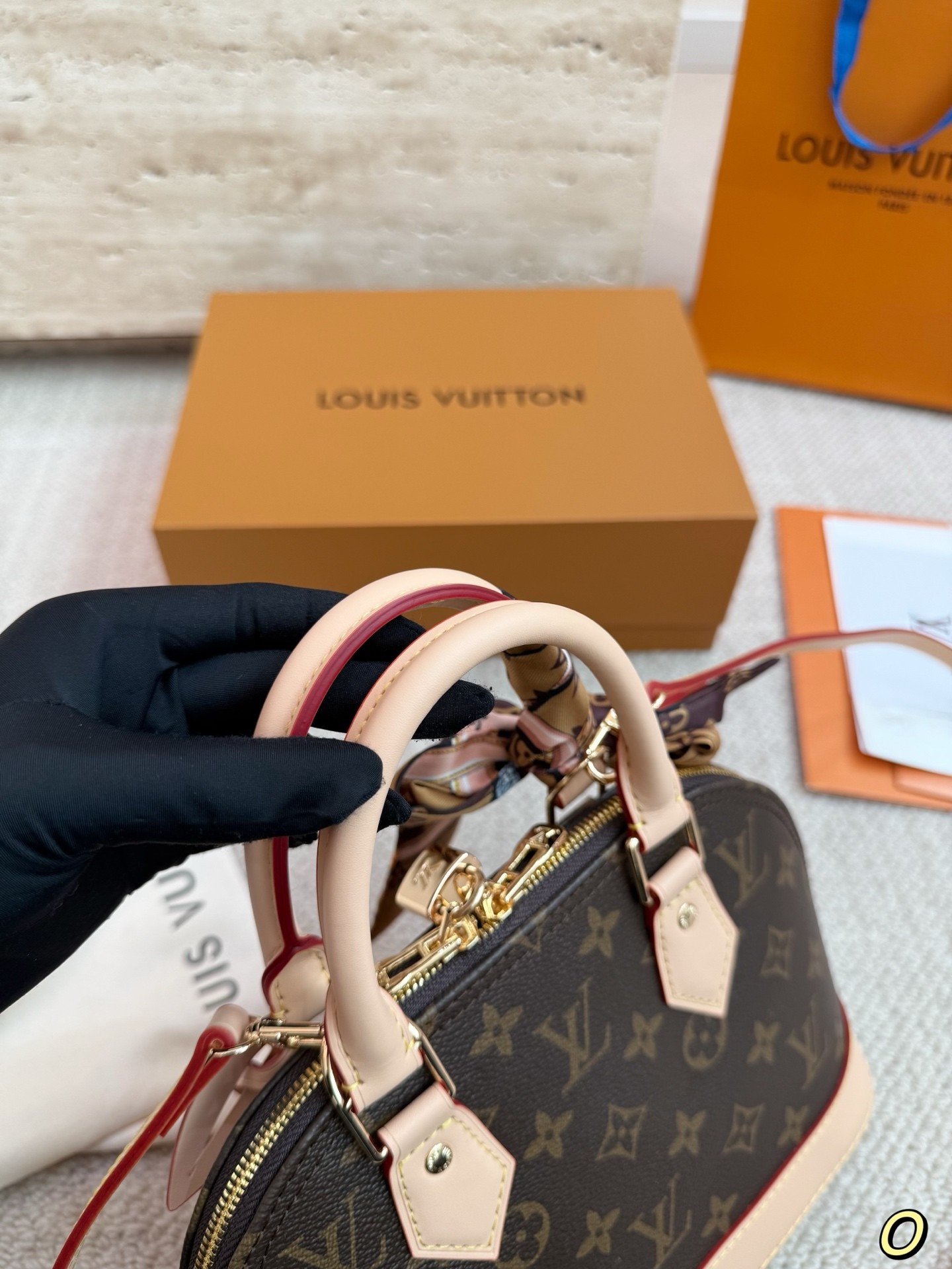 Louis Vuitton）Alma BB