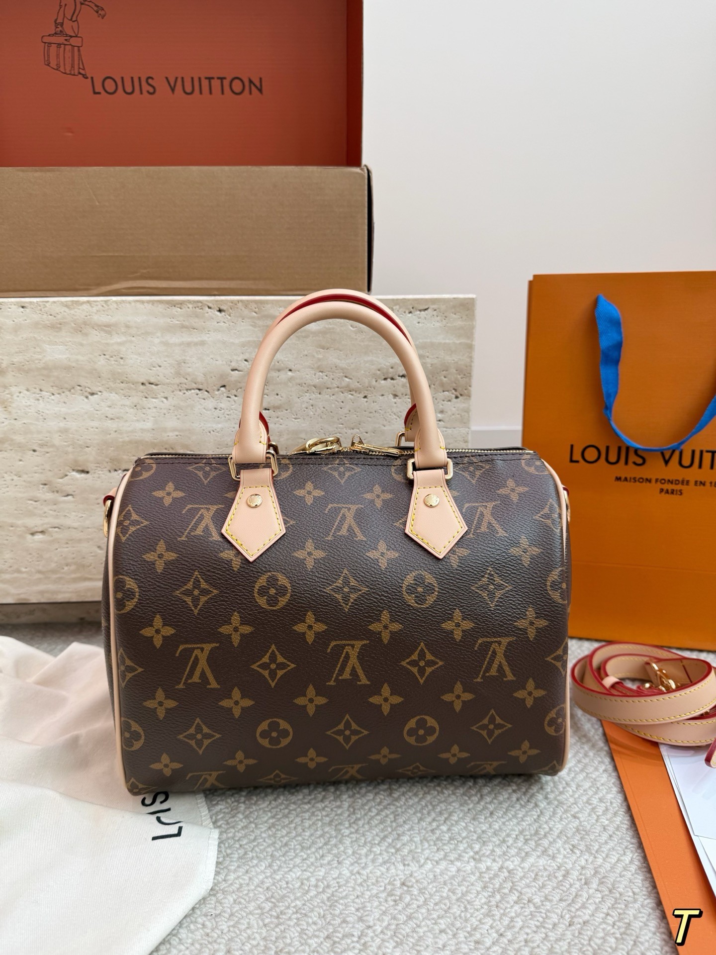 （Louis Vuitton）Monogram Speedy Bandoulière