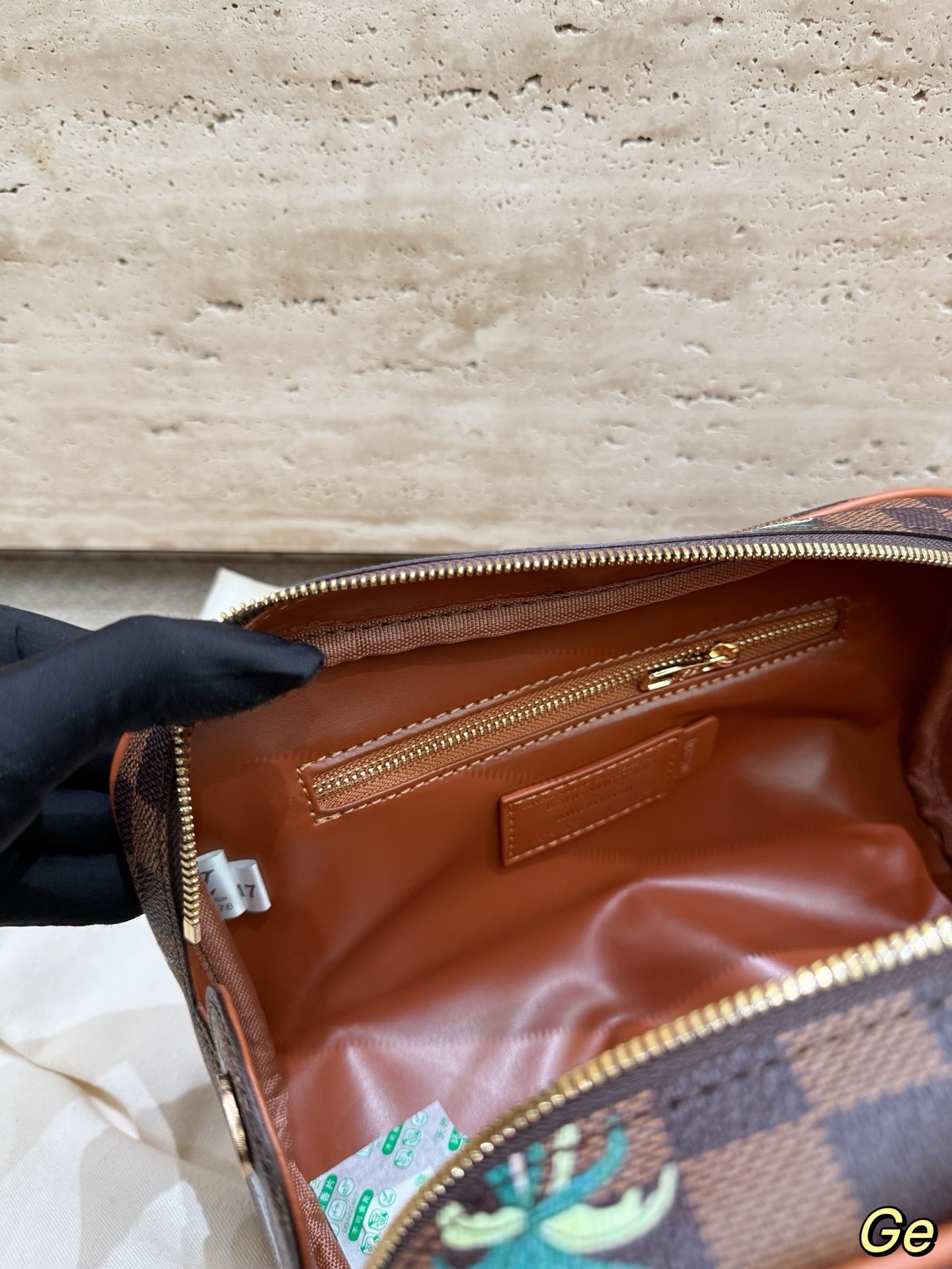 （Louis Vuitton） LV x The Darjeeling Limited Dopp Kit