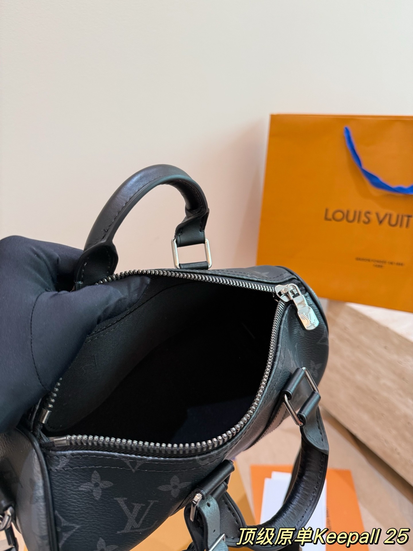 (Louis Vuitton)  Keepall Bandoulière 25