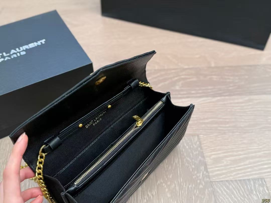 Cassandre Enveloppe d'Yves Saint Laurent