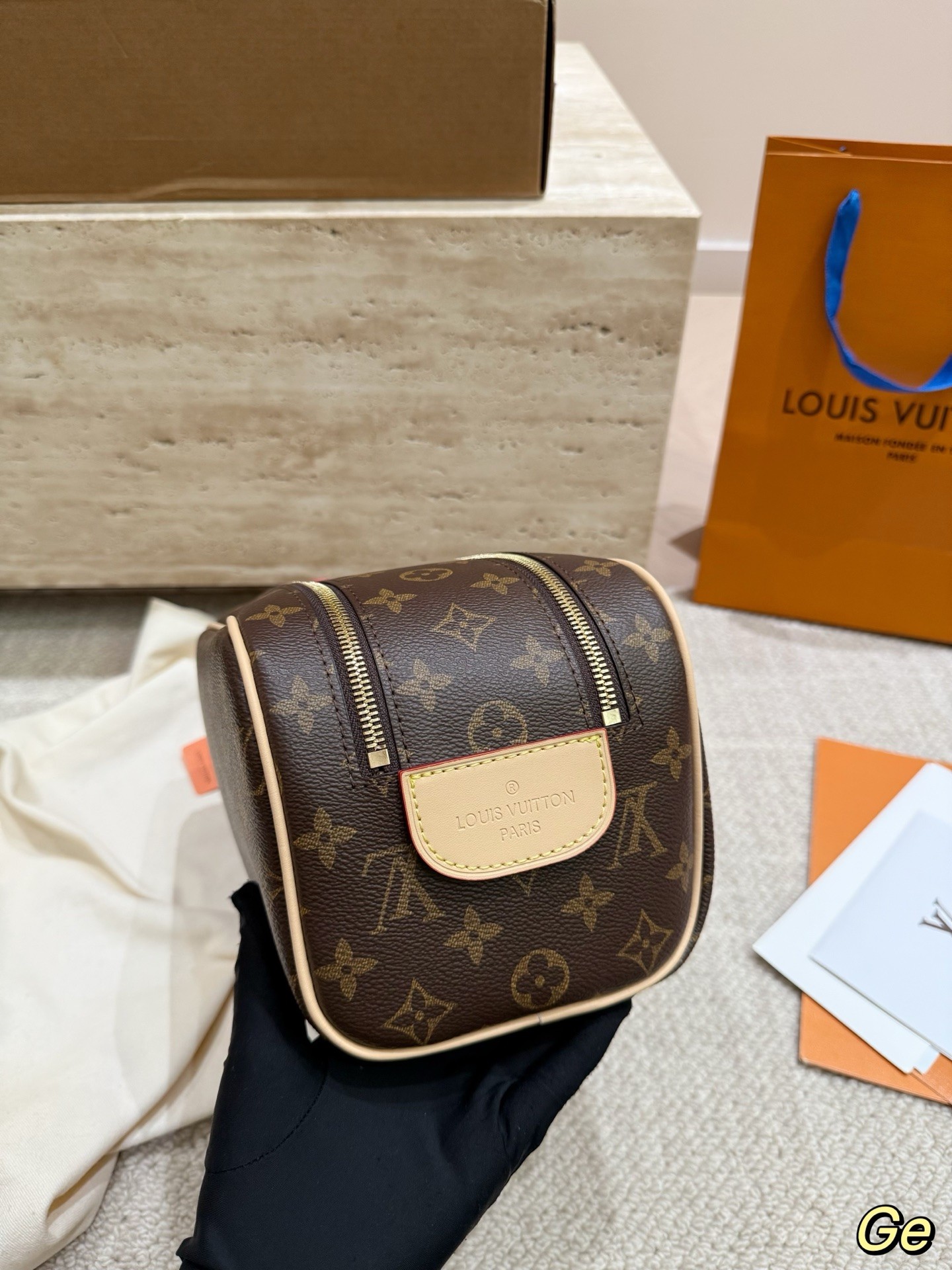 （Louis Vuitton） Dopp Kit