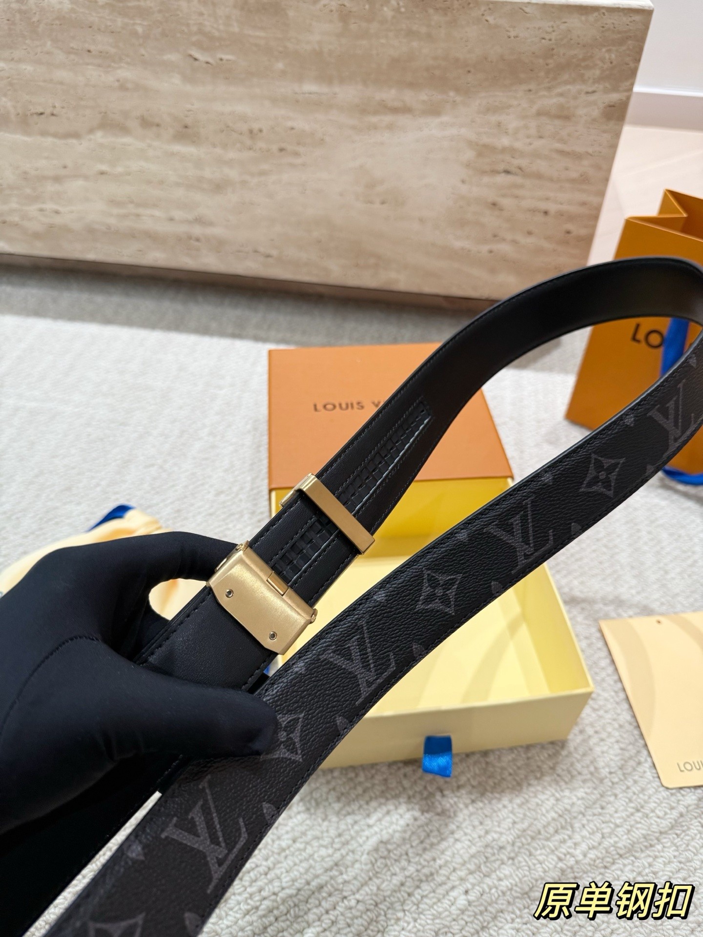 (Louis Vuitton)  LV Initiales