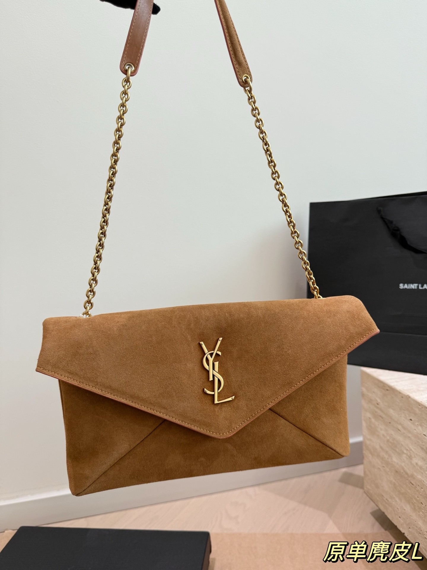 (Saint Laurent) Le Cassandre Large Suede Chain Clutch