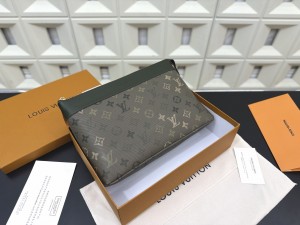 (Louis Vuitton) Clutch