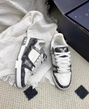 (Louis Vuitton) LV Trainer sneakers.