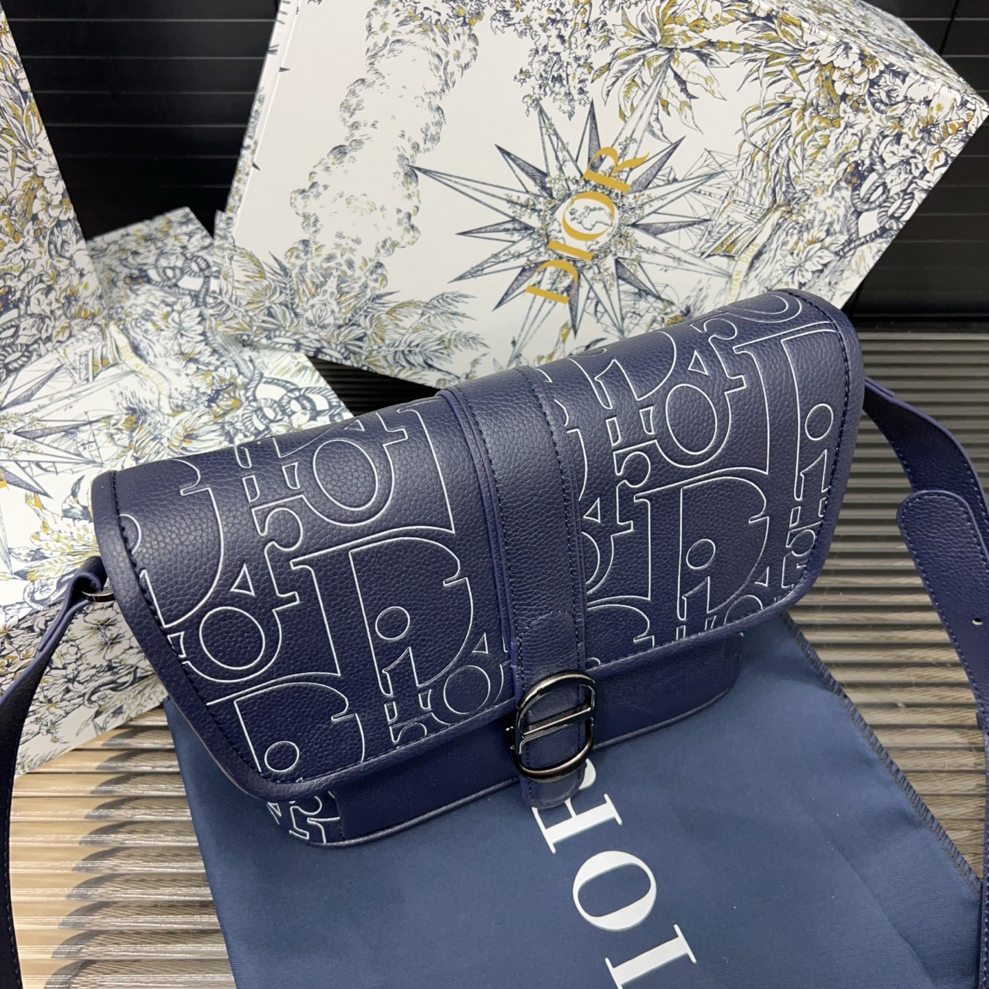 Sac messager à rabat Dior Daily