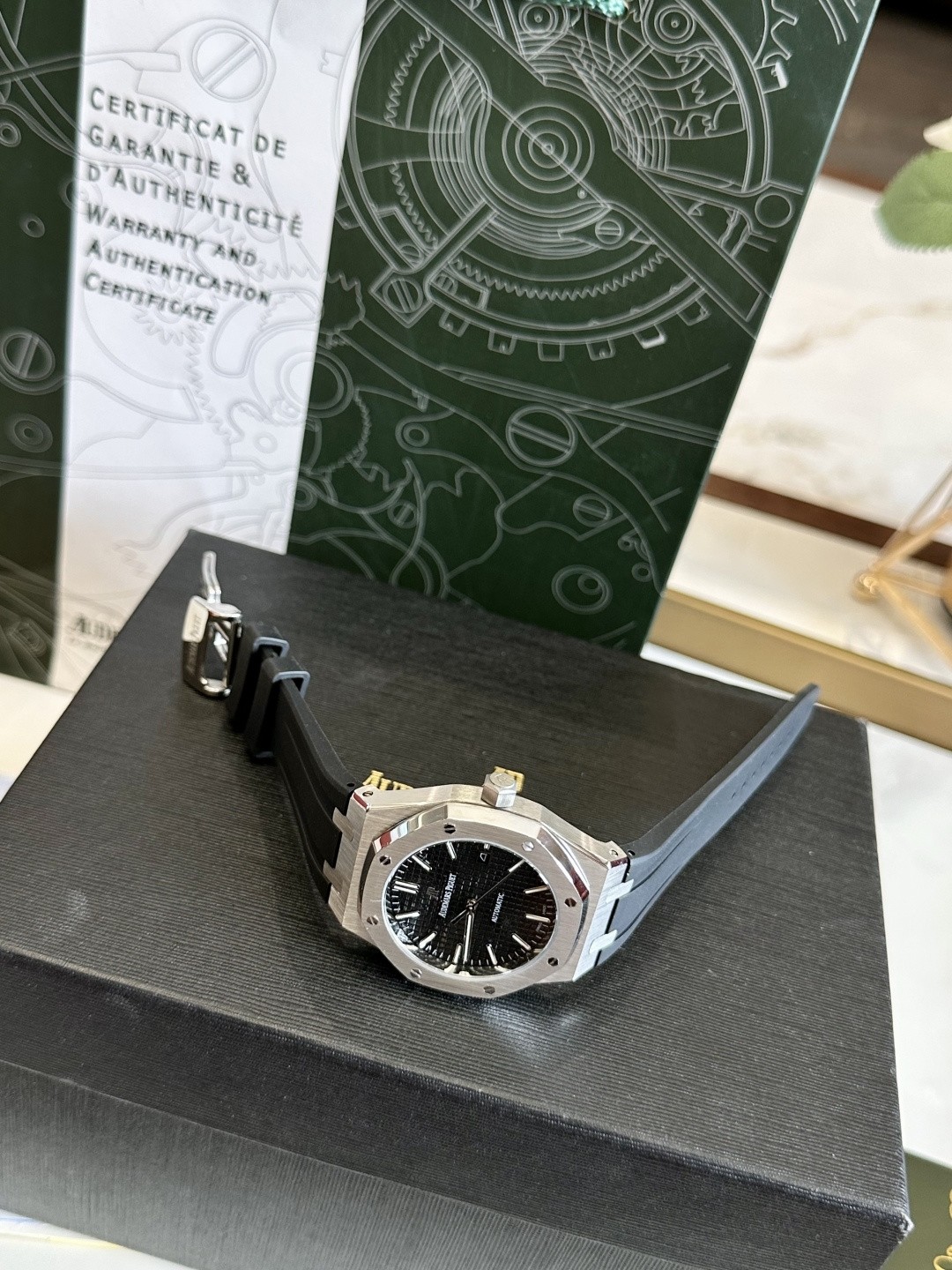 Audemars Piguet Royal Oak series automatic winding wristwatch.