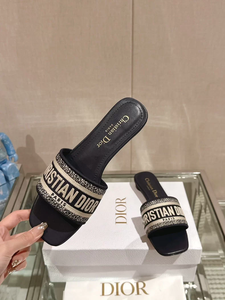 Dior's Dway mules/slip-ons.