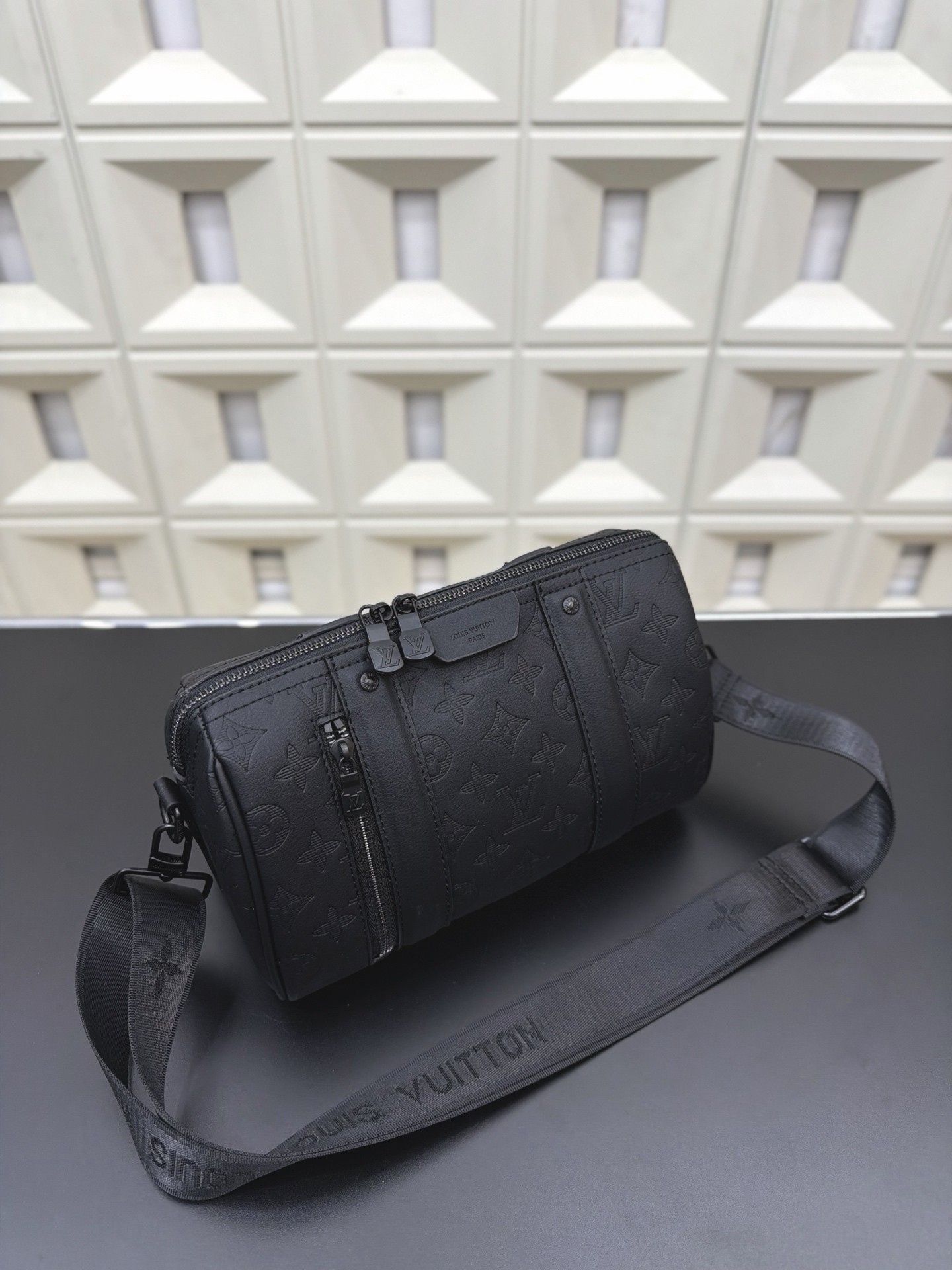 (Louis Vuitton)  City Keepall