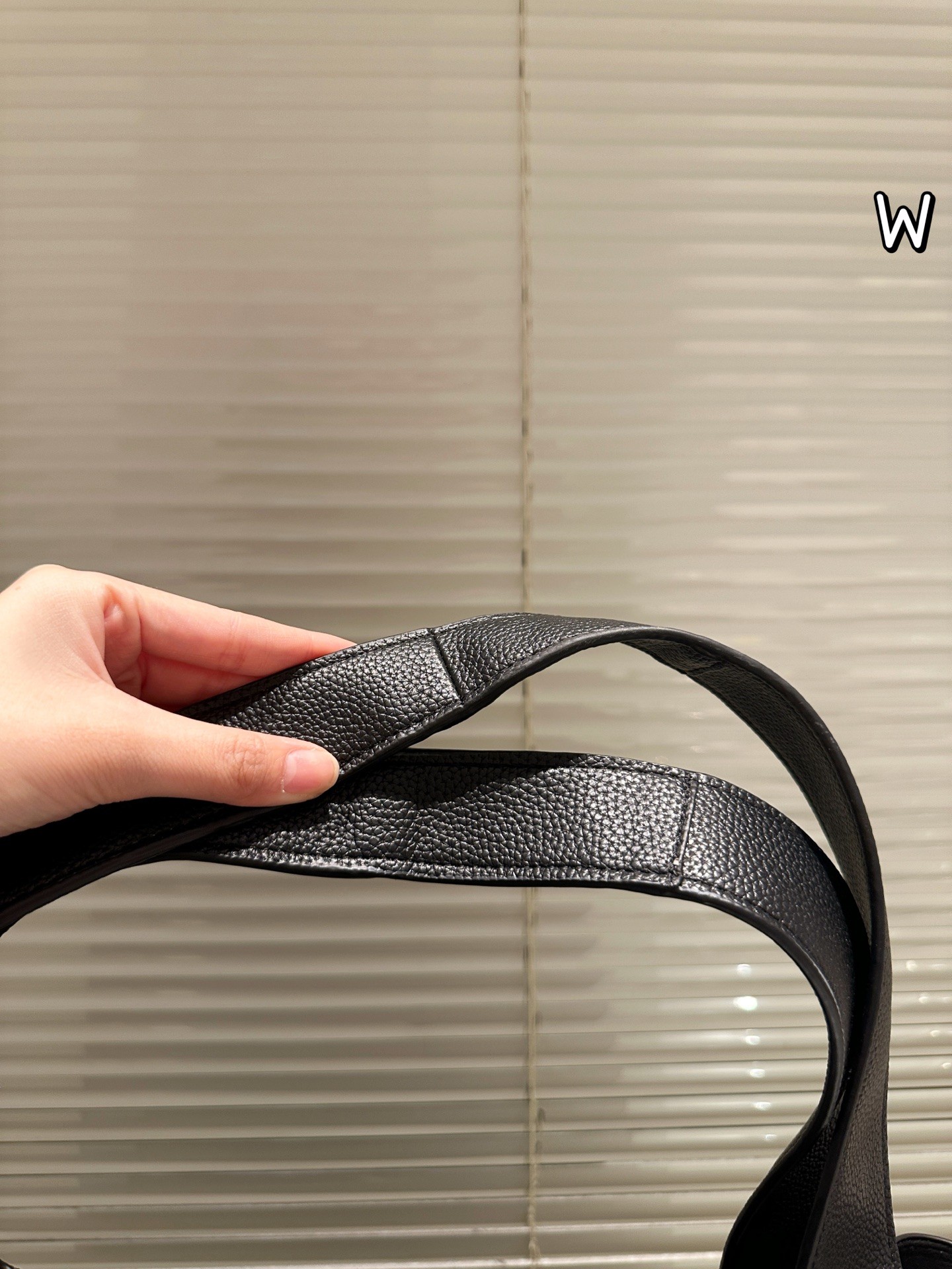 Sac cabas en cuir grainé Le 5 à 7 de Saint Laurent.